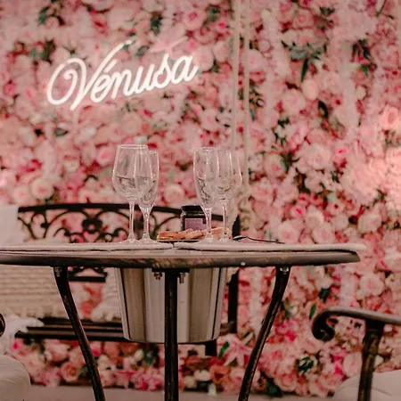 Romantique Avec Jacuzzi - Hypercentre, Comedie